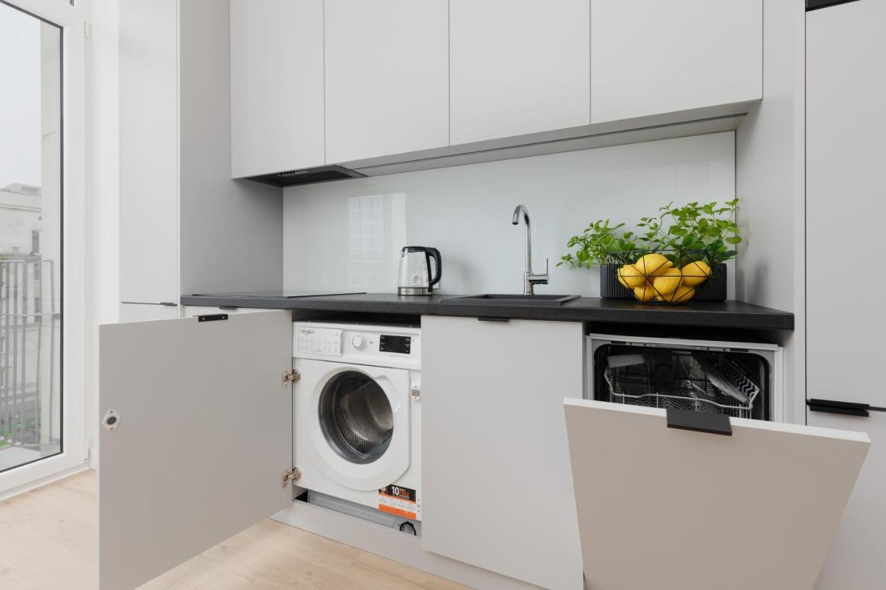 Spacious Apartment With Panoramic View Of Warsaw By Noclegi Renters Bagian luar foto